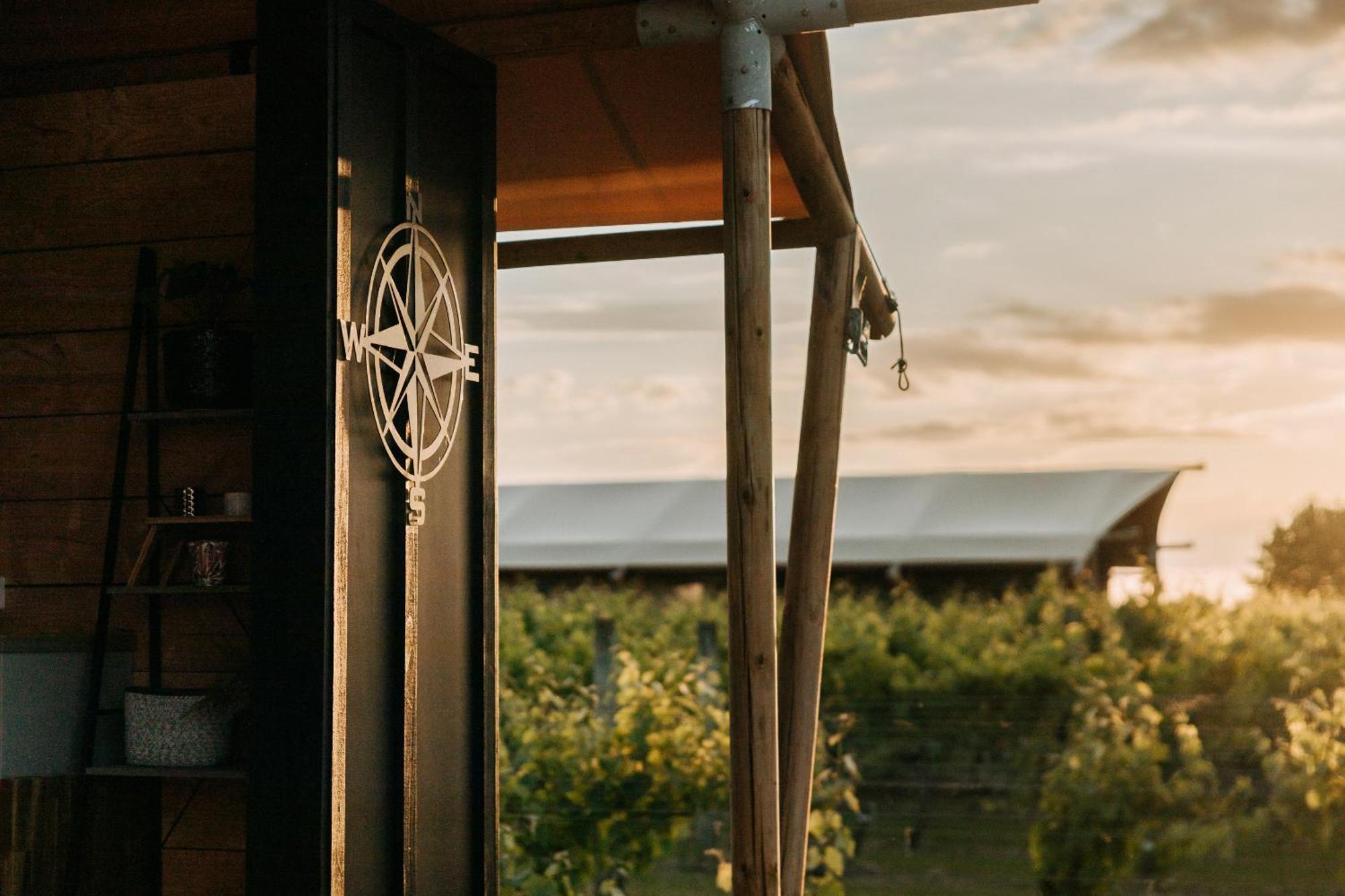 Villas & Vines Glamping Hastings Exteriör bild