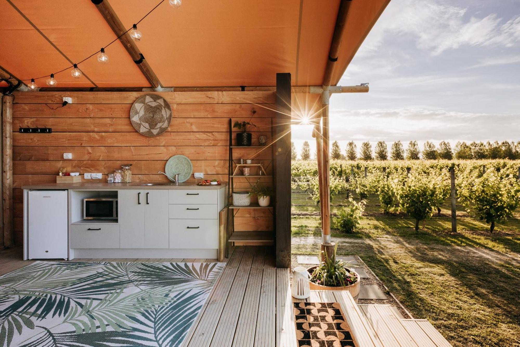 Villas & Vines Glamping Hastings Exteriör bild